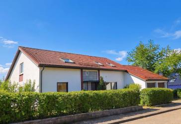 Großzügiges Zweifamilienhaus in ruhiger Waldrandlage in Calw-Alzenberg