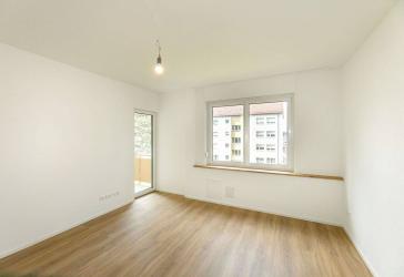 Direkt einzugsbereit - Toll sanierte 3-Zimmer-Wohnung mit Stellplatz