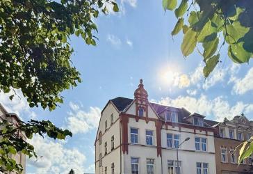 Großzügige 3-Zimmer-Dachgeschosswohnung mit Einbauküche und Gartennutzung in Freiberg