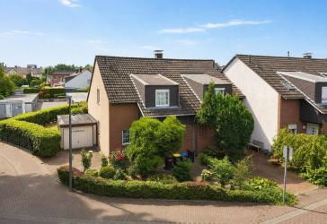 Ein Haus voller Möglichkeiten | Reihenendhaus mit Garten und Garage auf Erbpachtgrundstück