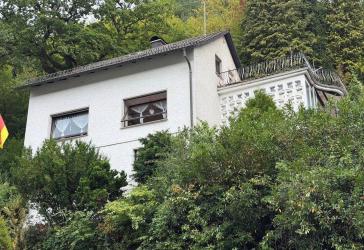 Einfamilienhaus mit Aussicht und großzügigem Waldgrundstück
