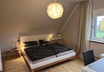 Geschmackvoll möblierte 2-Zi.-Wohnung mit EBK in Solingen-Wald, frei ab 1.11.26