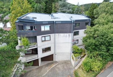 Exklusives Wohnerlebnis im Grünen - Großzügige 5-Zimmer-Erdgeschosswohnung mit privatem Garten am Brasselsberg!