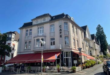 Helle Gründerzeit-Whg in Citylage von Bad Honnef über Cafe Nottebrock