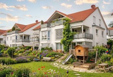 Privat - 3,5-Zimmer-DG-Wohnung mit 21 m² Süd-/West-Dachterrasse in Rutesheim