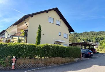 Neuer Angebotspreis! Familienfreundliches Reihenendhaus in Gailingen am Rhein, nahe Schweiz - Garten, Keller, Stellplätze, Garagen, provisionsfrei!