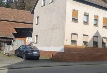 Mehrgenerationenhaus mit großer Scheune und Baugrundstück Leun