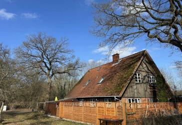 Individuelle 2,5 Zimmer ETW mit Kamin und Sauna im Zweifamilienhaus