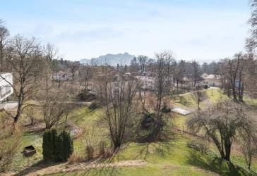 Provisionsfrei - Lichtdurchflutete Wohnung in gutem Zustand mit bildschönem Weitblick