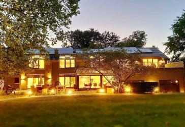 Luxuriöses Traumhaus in Köln-Fühlingen | 399 m² | Pool | Wintergarten | 6.569 m² Grundstück