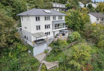 Sofort bezugsfrei ohne Renovierungen - Exklusives Wohnen mit Weitblick