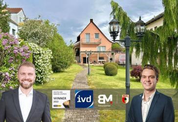 Freistehendes Einfamilienhaus in Diedorf mit PV, Doppelgarage & 3 Wohneinheiten-Potenzial