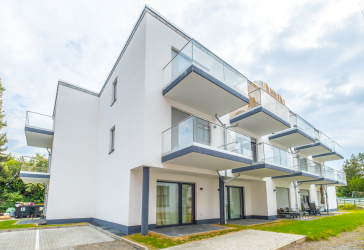 **Direkt am Bahnhof Nied** 1 Zimmer Apartment mit EBK und Balkon