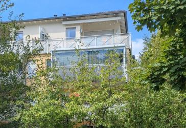2-Zimmer-Penthouse-Wohnung mit gehobener Innenausstattung mit EBK in Ost-Erlangen