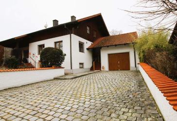 Familienfreundliches, sehr gepflegtes EFH wartet auf Ihren Einzug
