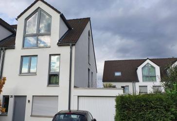 Attraktive Doppelhaushälfte in Düsseldorf-Angermund