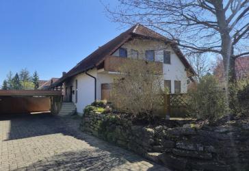 Stilvolles Wohnen mit viel Raum - Exklusives Einfamilienhaus mit Einliegerwohnung