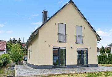 Neubau ca. aus dem Jahr 2019 - gepflegtes Einfamilienhaus in Freiberger Innenstadtlage