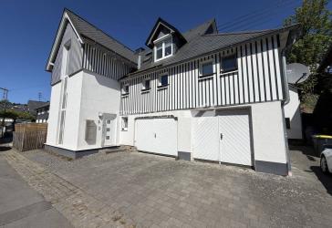FREIRAUM4+++ Charmante vermietete DG-Wohnung mit Balkon in Oberschelden