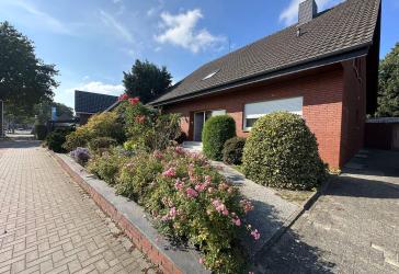 ***BÜSCHER IMMOBILIEN*** RESERVIERT!! Sehr geräumiges Einfamilienhaus mit Einliegerwohnung, Vollkeller & Garage in guter Wohnlage von Epe