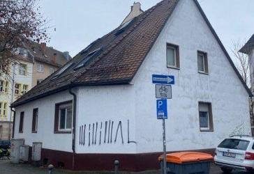 4-Familien-Haus in Johannis - teilweise renovierungsbedürftig