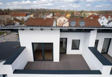 ... RESERVIERT !!! ... * ERSTBEZUG * - REIHEN-HAUS mit DACHTERRASSE