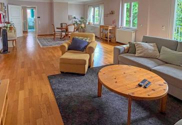 Tolle 4,5 Zimmer Etagenwohnung mit Stellplatz und Balkon