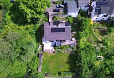 Dreifamilienhaus mit einzigartigem Außenbereich und beeindruckendem Panoramablick