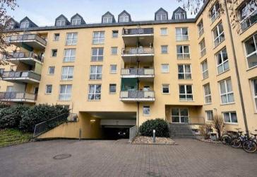 Freiwerdend: Top sanierte 2-Zimmer-Wohnung mit Balkon & Duplex-Parker