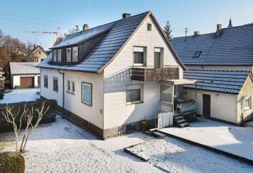 Ihr neues Zuhause wartet ... zwei Häuser, viel Platz, grenzenlose Möglichkeiten