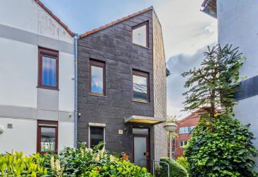 Familienfreundliches Wohnen in Fettehenne: Haus mit Südgarten, Dachterrasse & viel Raum für Ideen!