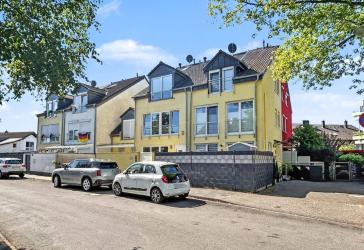 Einziehen und wohlfühlen - Reihenendhaus mit Terrasse, Klimaanlage und Stellplatz in Langenfeld