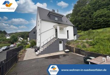 VR Immo: Modernisiertes Einfamilienhaus mit Doppelgarage in Eisern