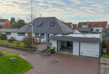 Großzügiges Einfamilienhaus mit Schwimmbad