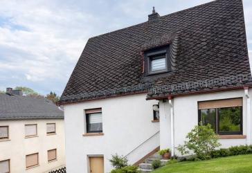Mehrfamilienhaus mit Baugrundstück inkl. Genehmigung für weiteres MFH in TOP Lage von Aßlar