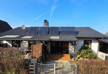 Charmanter Bungalow mit Einliegerwohnung und Garage in ruhiger Lage von Waldbröl-Hermesdorf