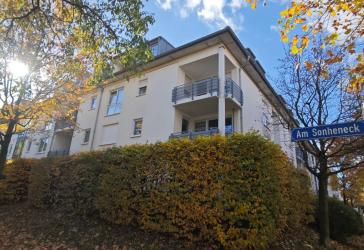 Käuferprovisionsfrei // 2-Raum ETW mit EBK, Balkon und TG-Stellplatz //