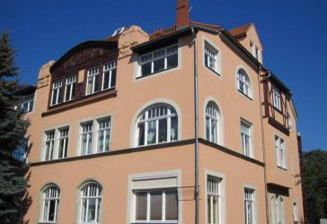 3-Zimmer-Wohnung (Balkon + Stellplatz + Keller + EBK) in Denkmalsvilla Radebeul Ost