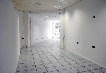 Großzüg. Büro/Praxis/Ladenlokal auf 230m² mit 4 hellen Räumen in bester Verkehrs-Lauflage!