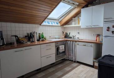 6% Mietrendite in begehrter Lage 2-Zimmer DG mit Außenstellplatz