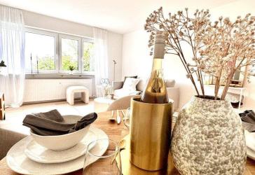 Bezaubernde 3-Zimmer-Wohnung: Erstbezug nach stilvoller Sanierung