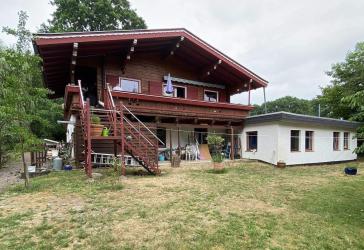 Provisionsfrei !!!!! Charmantes Schwarzwaldhaus mit großzügigem Anbau und 2000 m² Grundstück in toller Lage