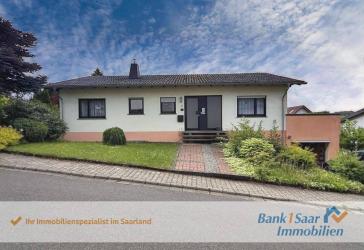 Vielseitiger Bungalow mit reichlich Platz in ruhiger Wohnlage in St. Wendel-Hoof!