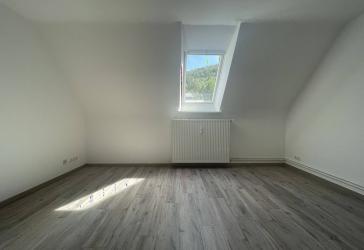 Schöne 2-Zimmerwohnung im Dachgeschoss