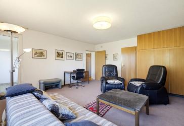 Klein, fein & mit Weitblick: Helle 1-Zimmer-Eigentumswohnung mit überdachtem Freisitz
