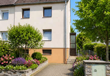 **Mehrfamilienhaus in guter Lage-attraktive Investitionsmöglichkeit**
