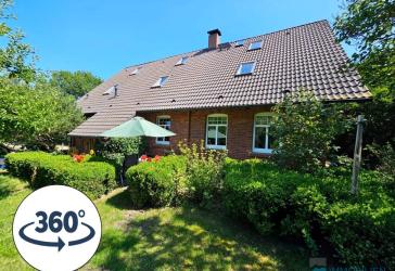 Dr. Lehner Immobilien NB - Traditioneller Bauernhof auf 2,5 Hektar bei Neubrandenburg