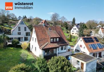 Familienfreundliches Wohnhaus mit drei Wohnungen in ruhiger Aussichtslage