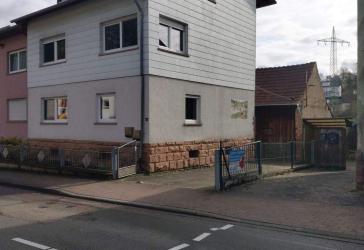 Gepflegtes 2- Familienhaus mit großem Erweiterungspotential