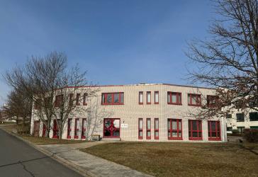 Vielseitiges Bürogebäude zum Verkauf in Gera - Schulungsräume, Parkplätze, gute Lage.